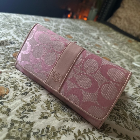 vintage pink coach wallet - Picture 1 of 7